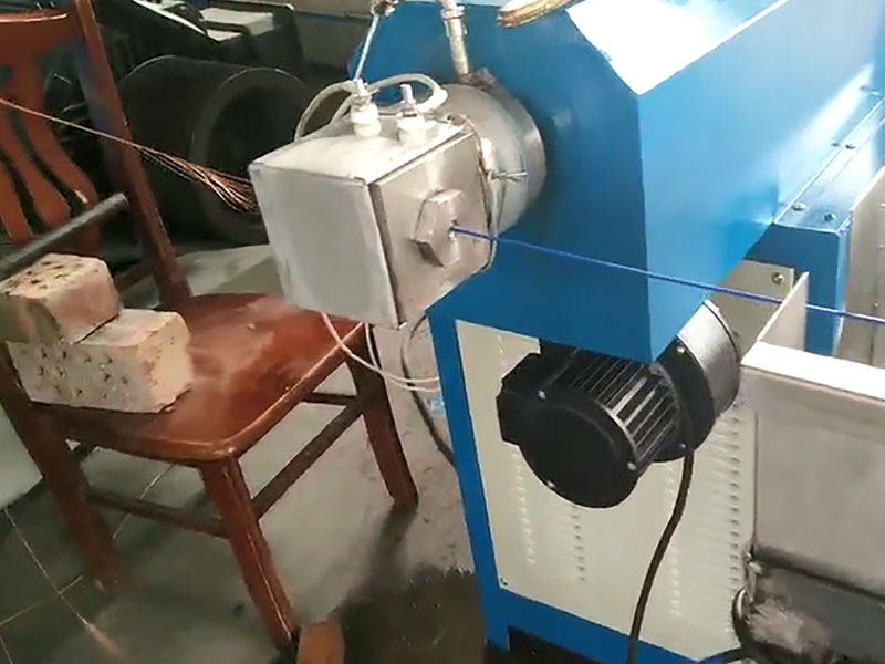 塑料電線擠出（chū）機視頻